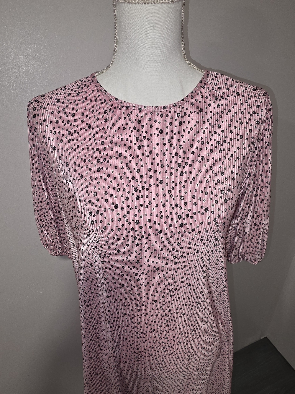 NWT ASOS Pink Crinkle Ditsy Floral Print Midi Dress Puff Sleeves Size 12 - Picture 2 of 9